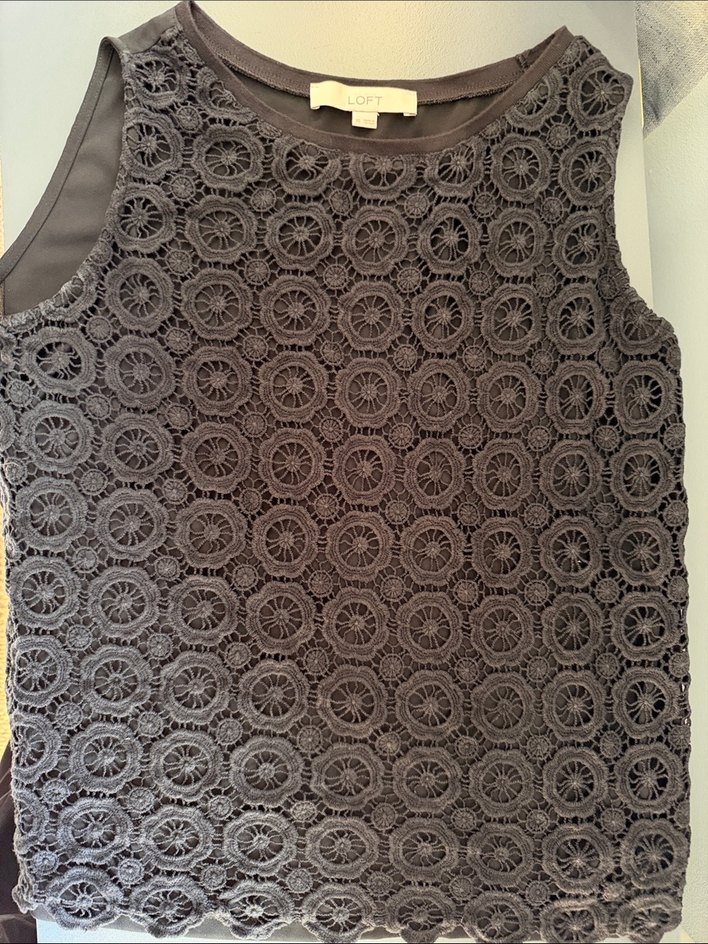 LOFT Gray Circular Crochet Lace Sleeveless Camisole